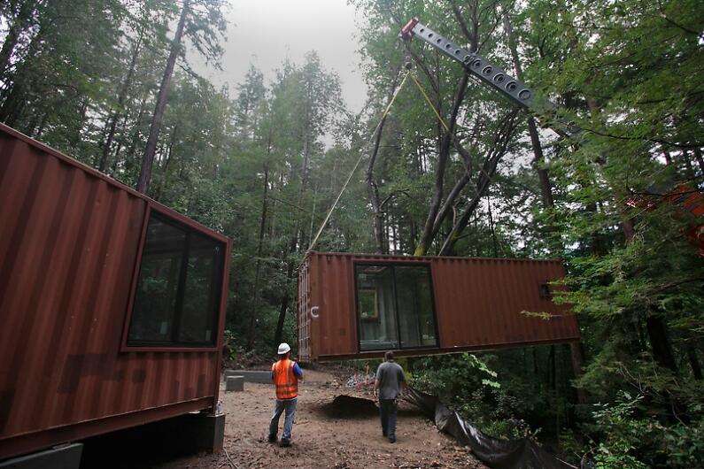 sea container homes in the mountains
