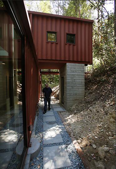 sea container homes in the mountains