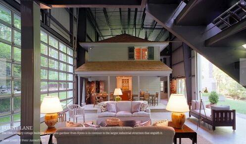 BUNNY LANE SHIPPING CONTAINER HOUSE-L