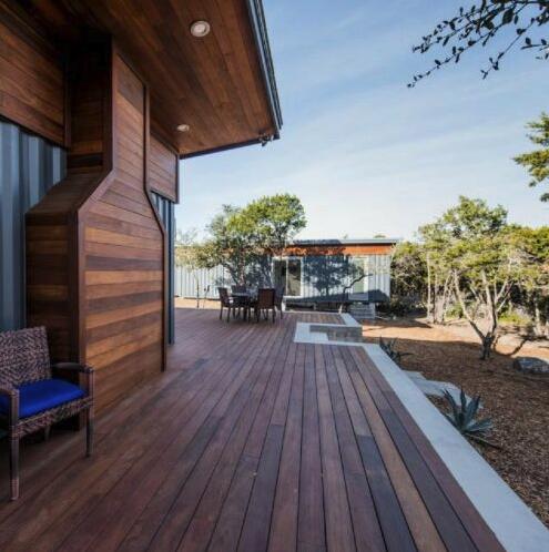 THE AUSTIN VACATION CONTAINER HOME-L