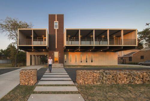 traditional shipping container house-L